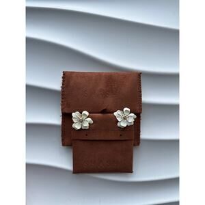 Shashi "Bloom Stud" White Flower Gold Earrings